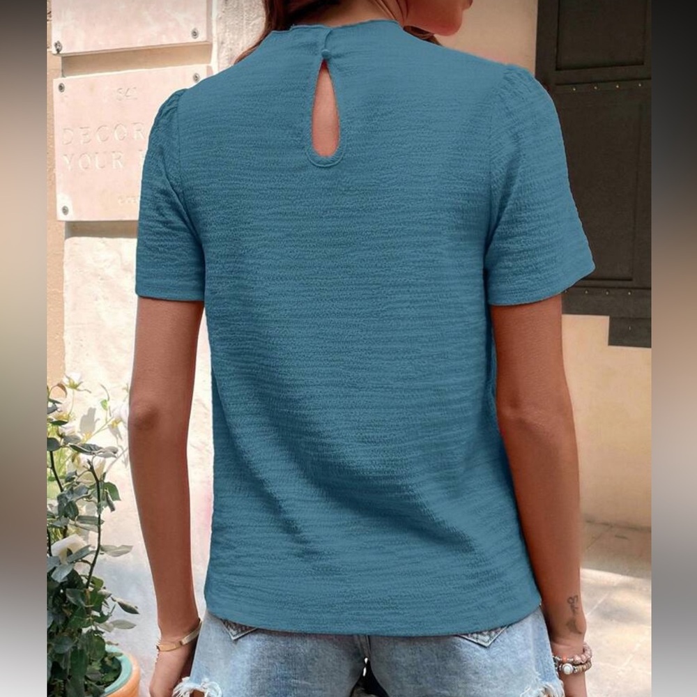 NWOT Blue Textured Women's Top - Picture 2 of 5